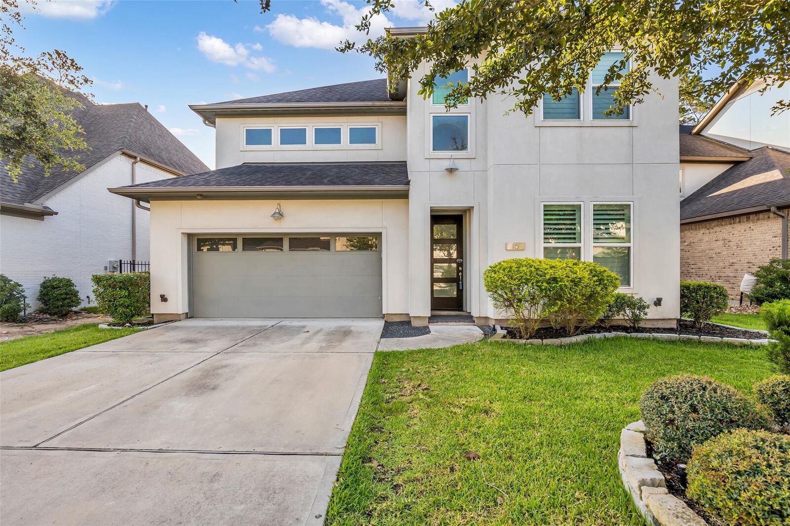 Property Photo: 16 Clearview Terrace Place TX 77375