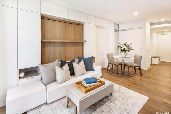 Property Photo:  987 Queen Street 1806  HI 96814 