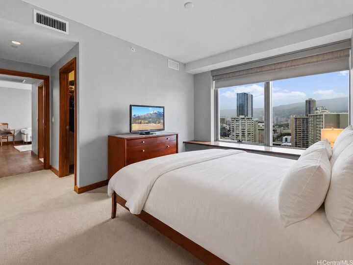 Property Photo:  1555 Kapiolani Boulevard 1714  HI 96814 