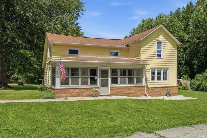 Property Photo: 205 E Spring Street IN 46524-9412
