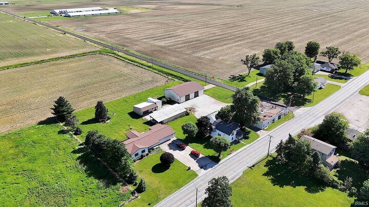 Property Photo:  2960 E 600 S  IN 46792 