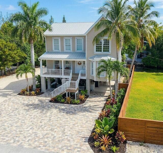 Property Photo: 1615 Fern Avenue FL 33043