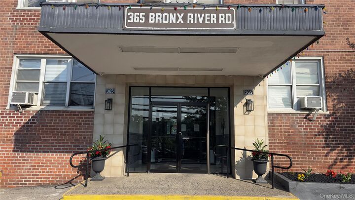 Property Photo:  365 Bronx River Road 3J  NY 10704 