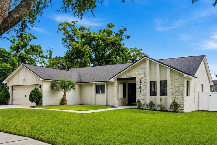 Property Photo: 2741 Bolder Lane FL 32812