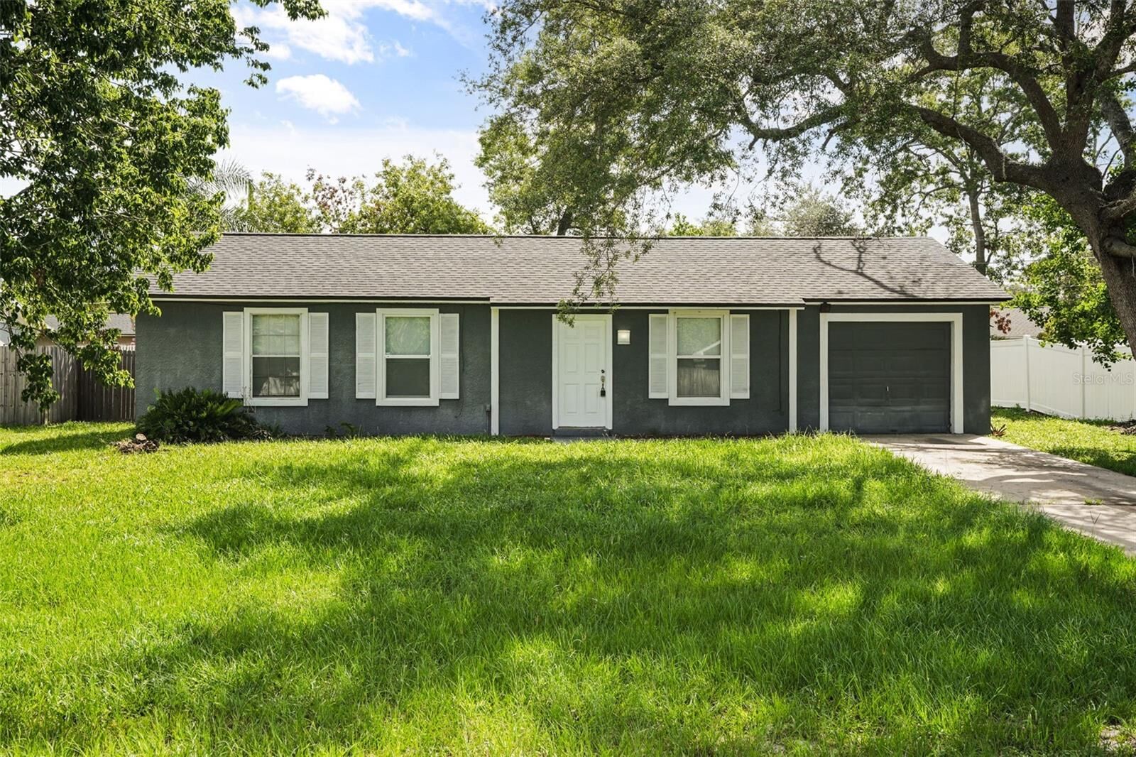 Property Photo: 1067 Lyric Drive FL 32738