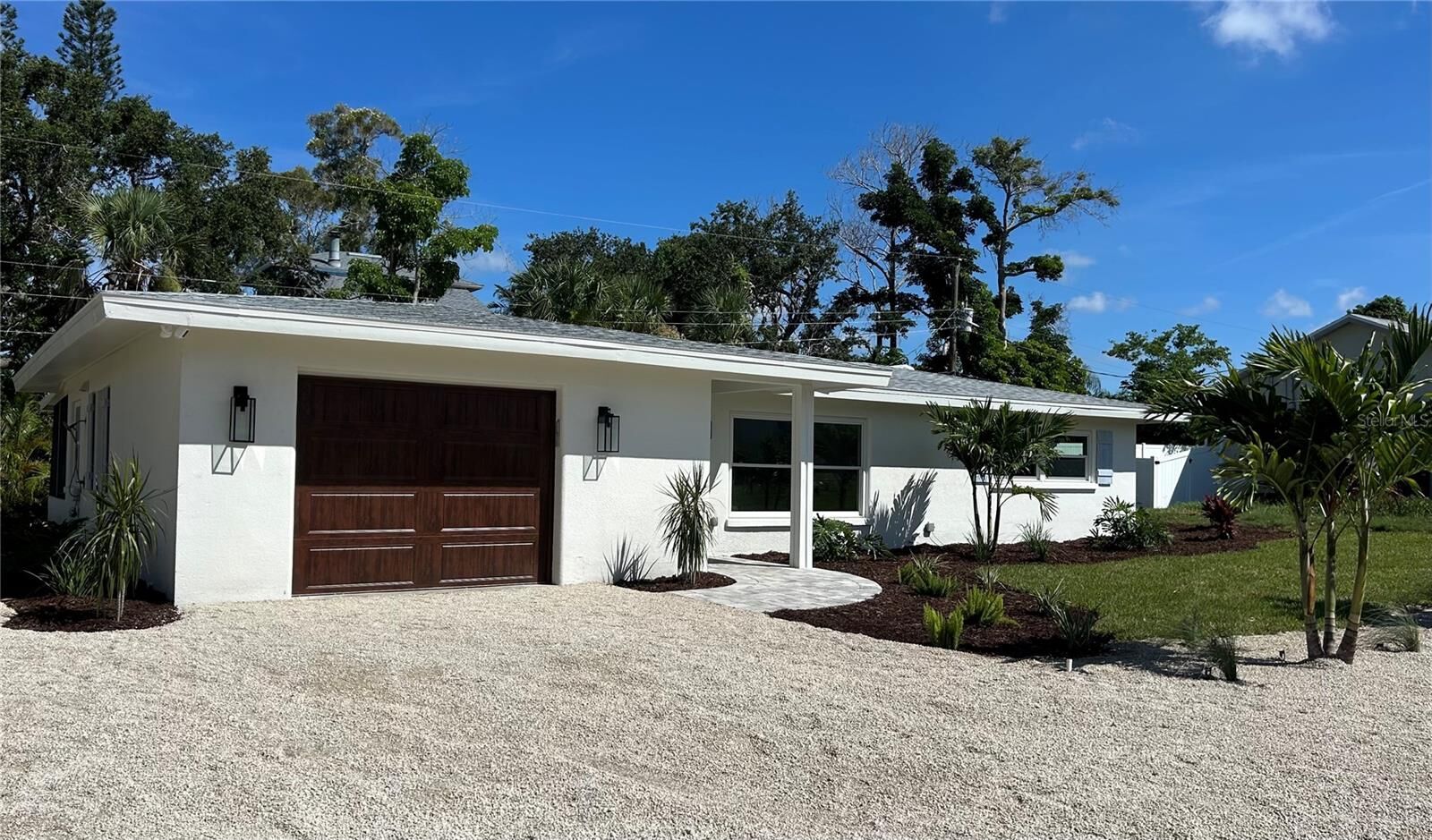 Property Photo:  1625 Idle Lane  FL 34231 
