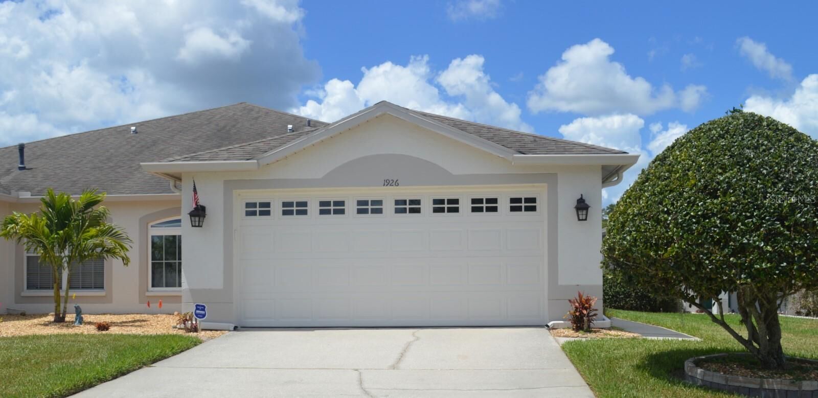 Property Photo: 1926 Sassafras Drive FL 33543