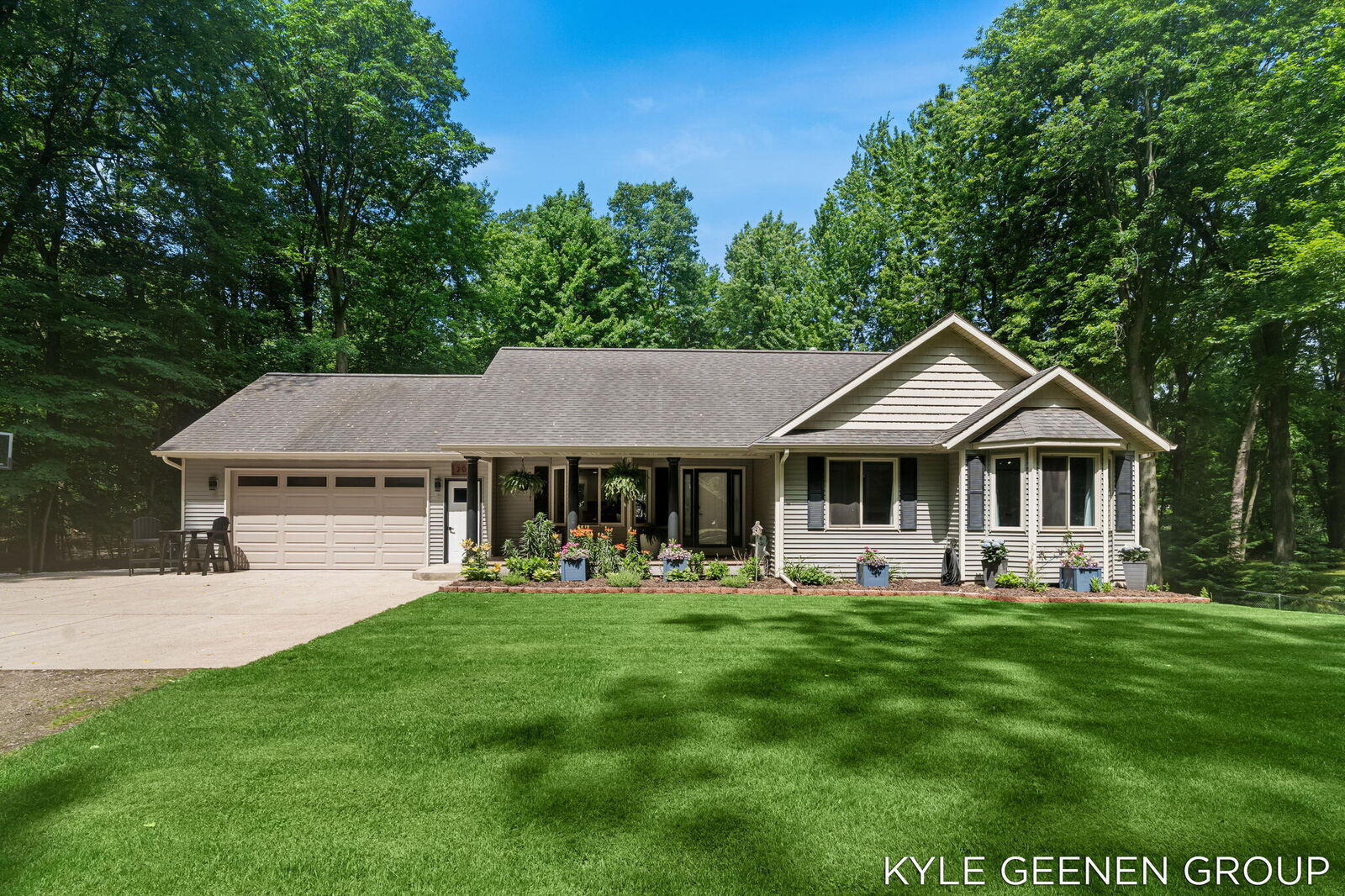 Property Photo:  208 Chicago Avenue  MI 49424 