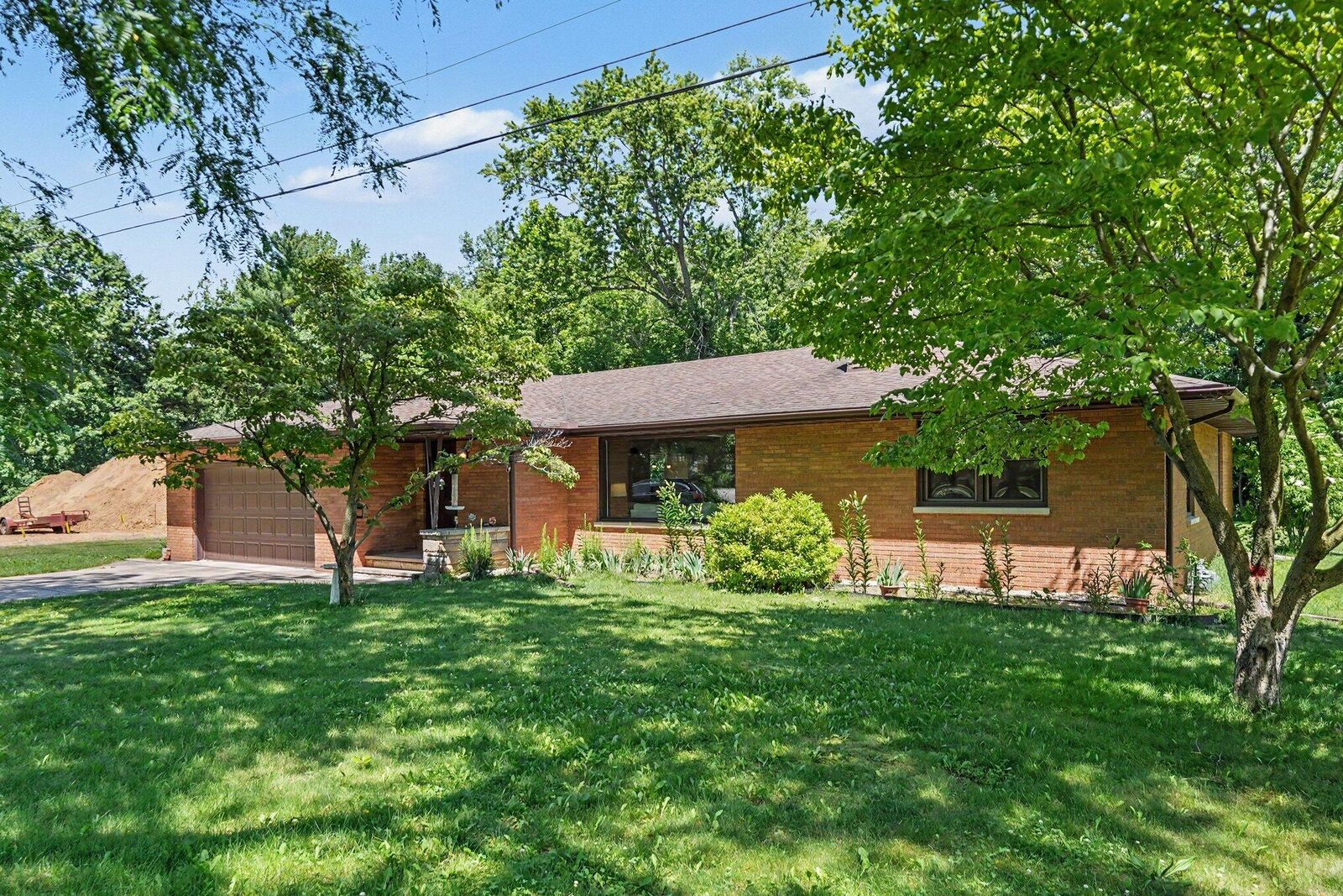 Property Photo:  2489 Washington Avenue  MI 49085 