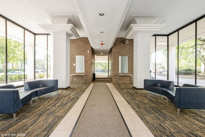 Property Photo: 1451 E 55th Street 626N IL 60615