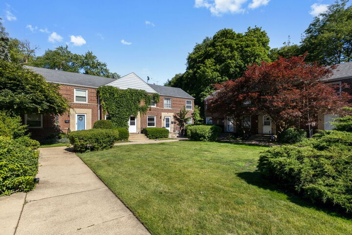 Property Photo:  407 Dodge Avenue 407  IL 60202 