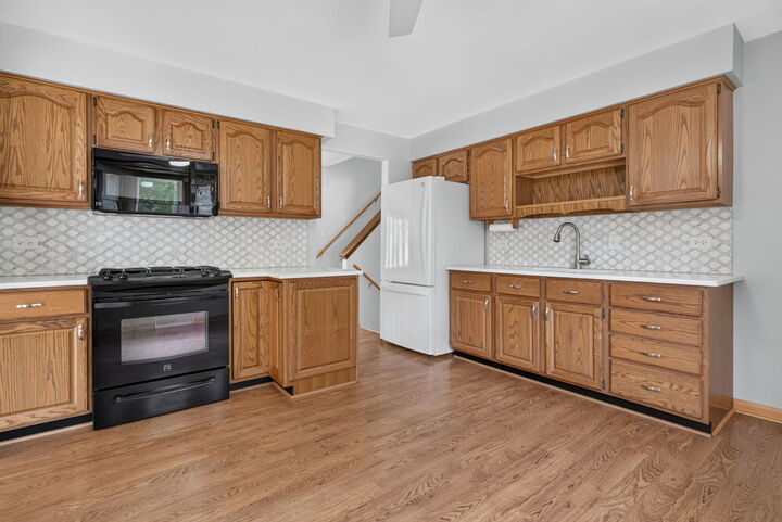 Property Photo:  8118 Gladys Lane  IL 60465 