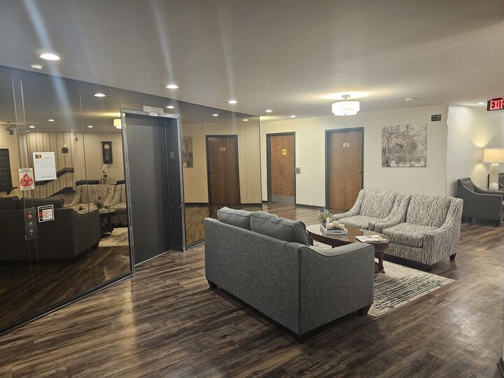 Property Photo:  950 E Wilmette Road 401  IL 60074 