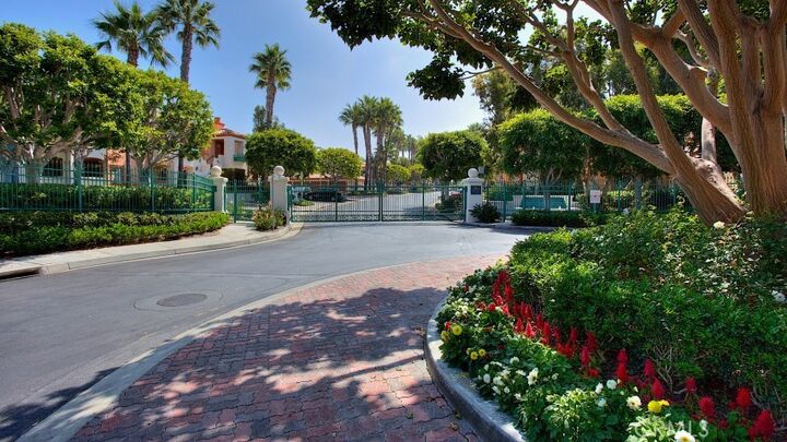 Property Photo:  372 Villa Point Drive  CA 92660 
