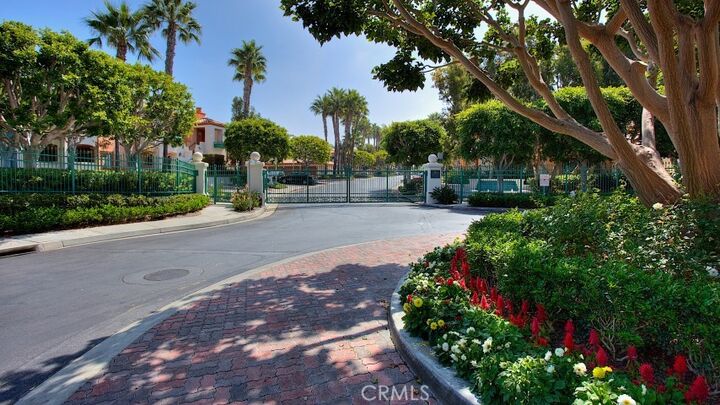 Property Photo:  372 Villa Point Drive  CA 92660 