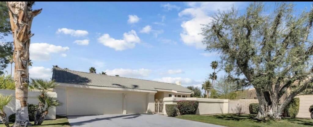 Property Photo: 39 Santo Domingo Drive CA 92270