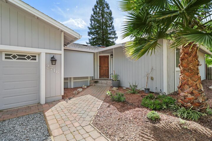 Property Photo: 2716 Zachman Way CA 95608