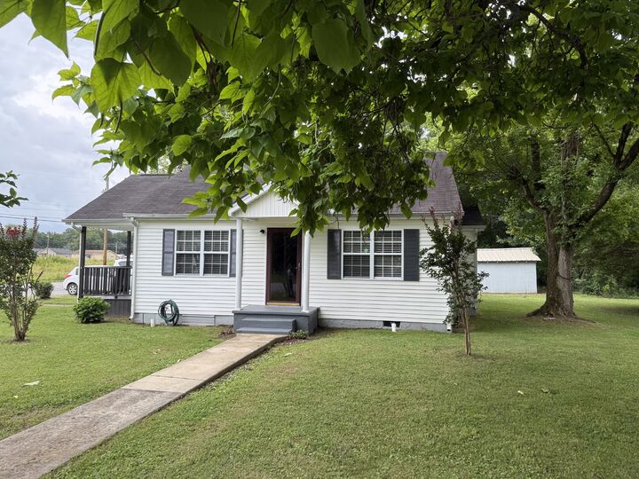 Property Photo:  514 E Hogan St  TN 37388 