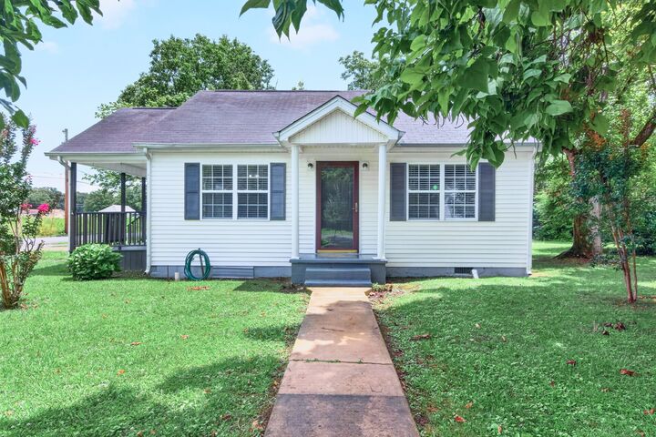 Property Photo:  514 E Hogan St  TN 37388 