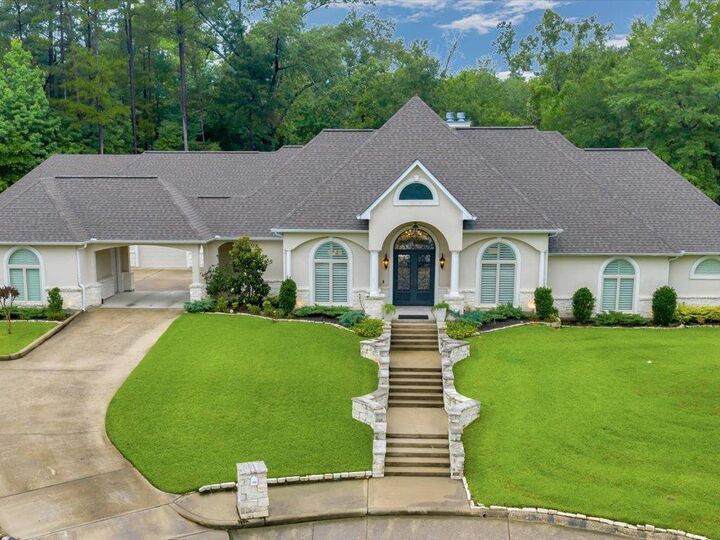 Property Photo:  1402 Boxwood Court  TX 75904 