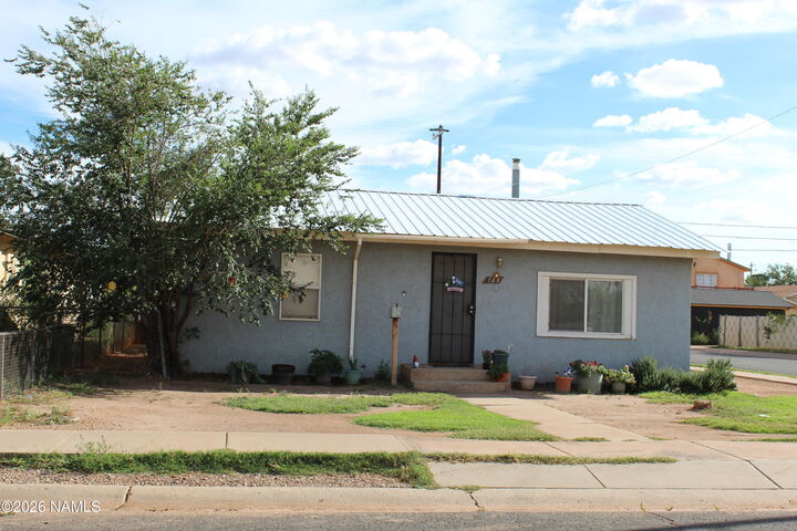 Property Photo:  423 W Gilmore Street  AZ 86047 