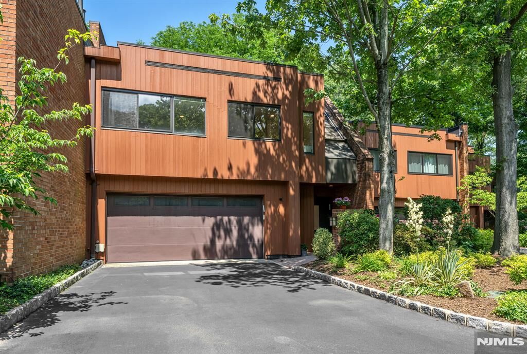 Property Photo:  12 Kira Lane  NJ 07631 