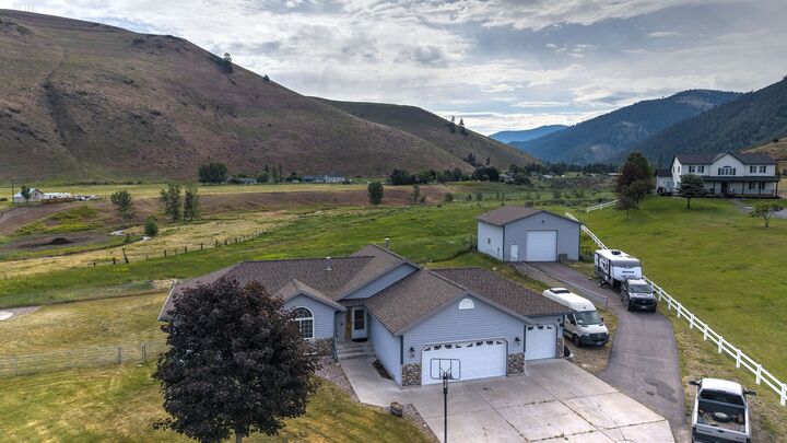 Property Photo:  3220 Rodeo Road  MT 59803 