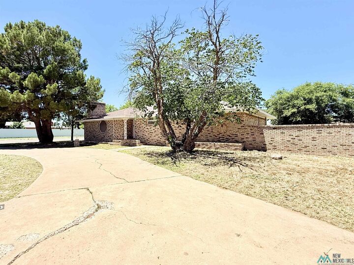 Property Photo:  1400 Oakhurst Road  NM 88101 