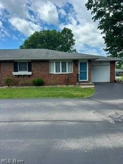 Property Photo:  1926 Maple Street C  OH 44460 