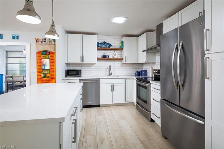 Property Photo: 4171 Lakewood Blvd E-25 FL 34112