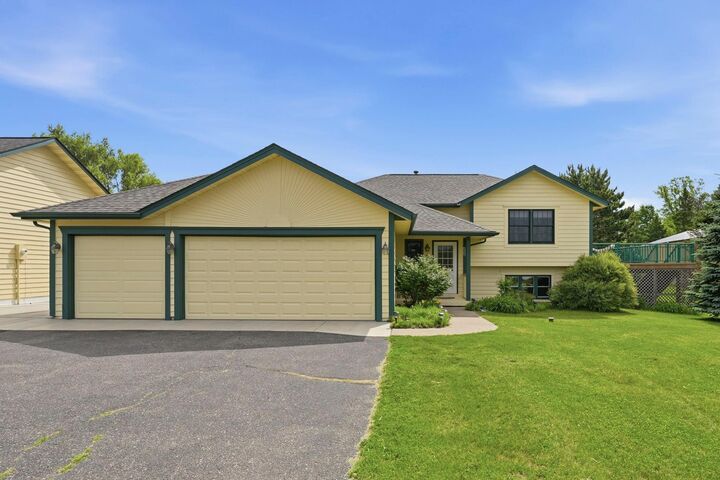 Property Photo:  483 Prairie Lane  WI 54016 