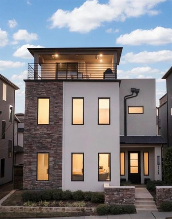 Property Photo:  4126 Entrada Way  TX 75219 