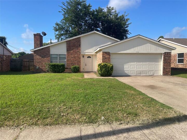 Property Photo: 516 Erikson Trail TX 75060