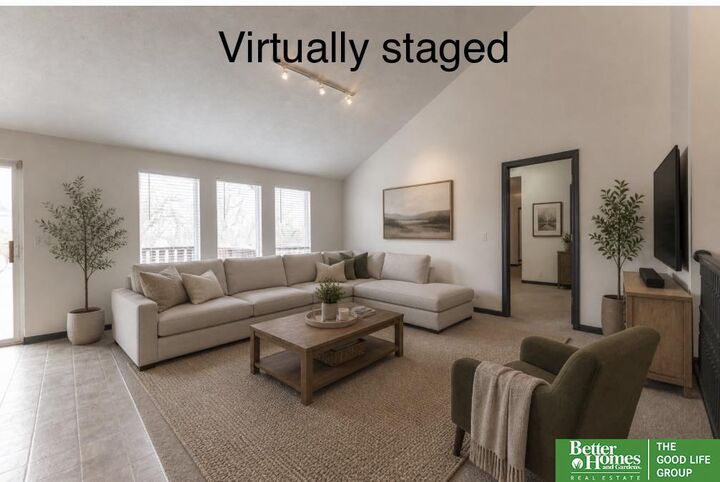 Property Photo: 15818 Timberlane Drive NE 68136