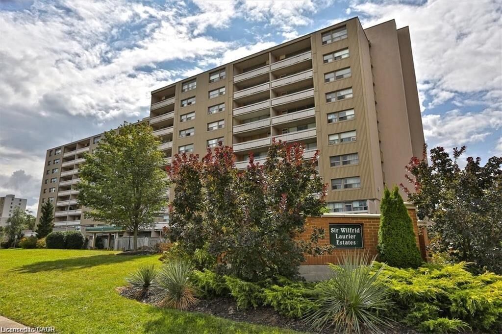 Property Photo:  15 Albright Road 14  ON L8K 5J2 