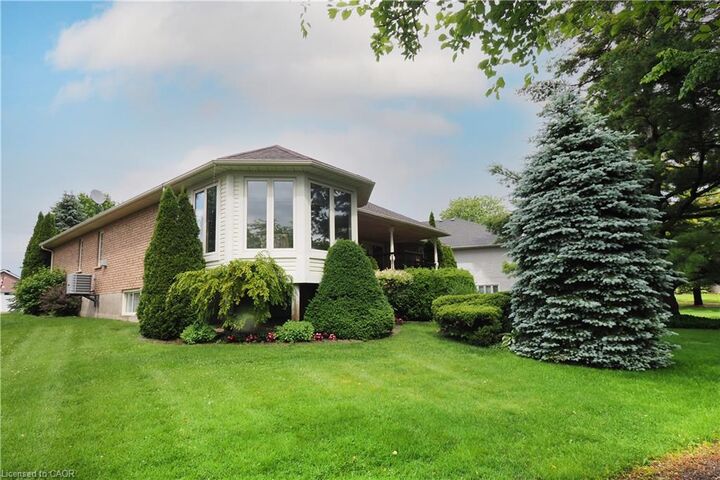 Photo de la propriété: 137 Foxboro Drive ON N3A 3N2