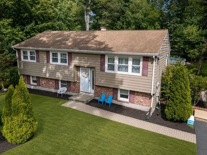 Property Photo:  8 Governor Fuller Rd  MA 01821 