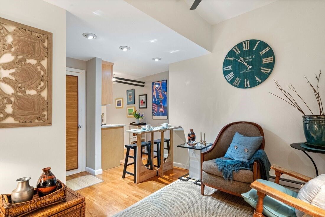 Property Photo: 20-22 Concord Ave B MA 02138