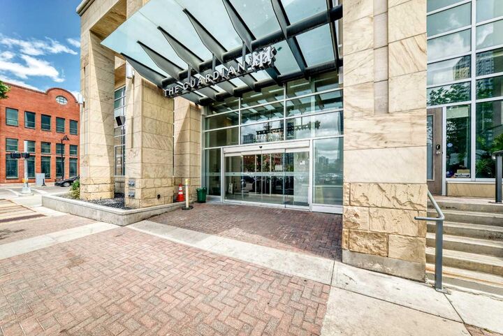 Property Photo: 1122 3 Street SE 1202 AB T2G 1H7