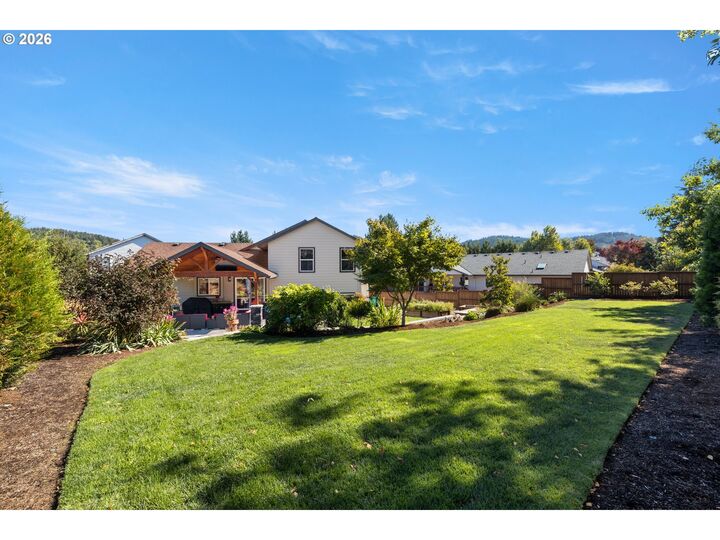 Property Photo:  2959 SW Emerald Ave  OR 97080 