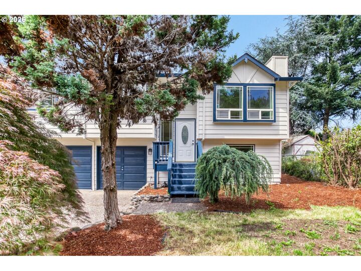 Property Photo: 14539 SE Center St OR 97236
