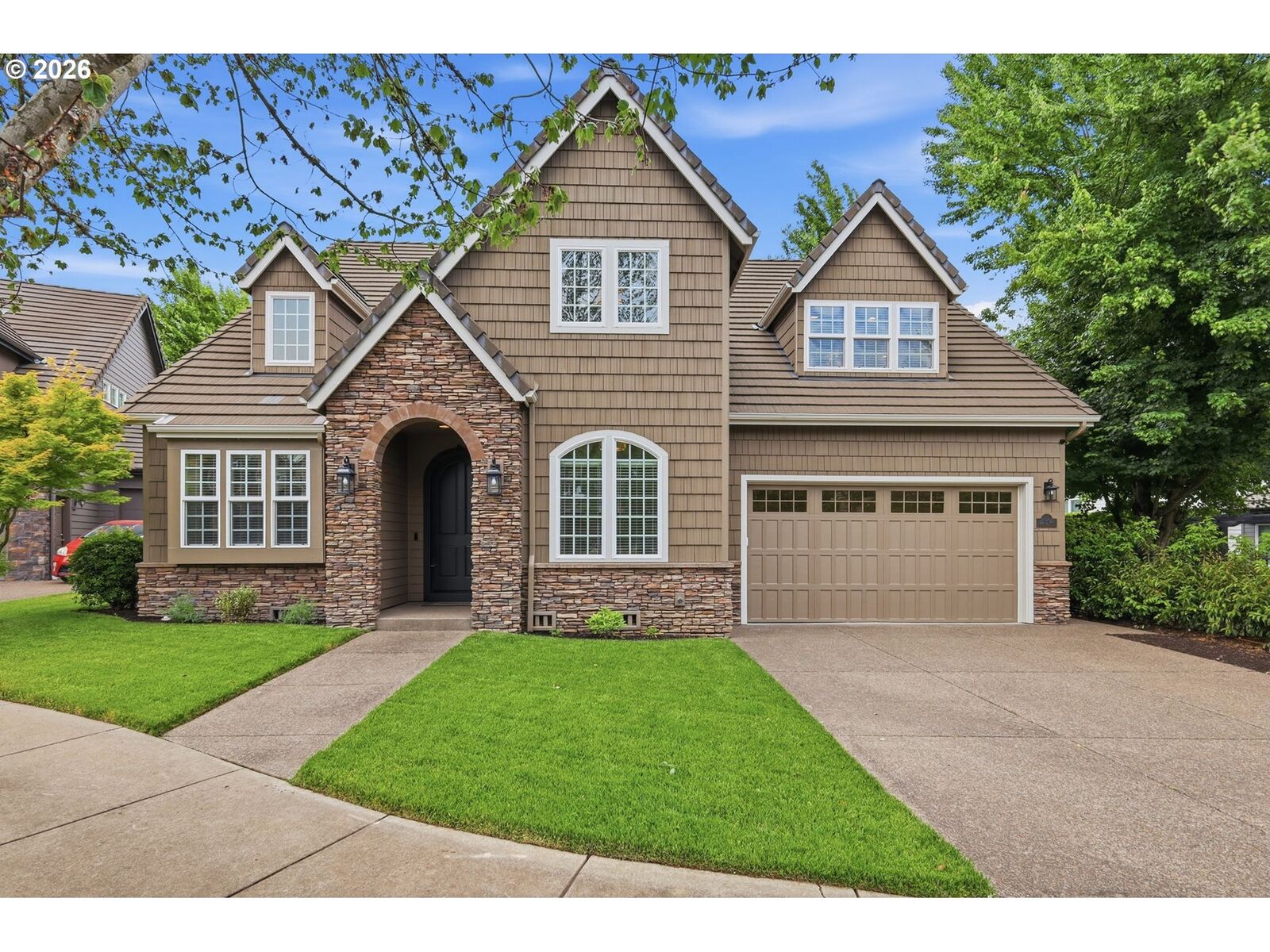 Property Photo:  2154 Sparrow Ct  OR 97401 