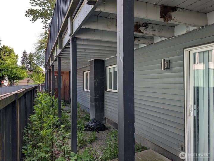 Property Photo:  1216 E 60th  WA 98404 