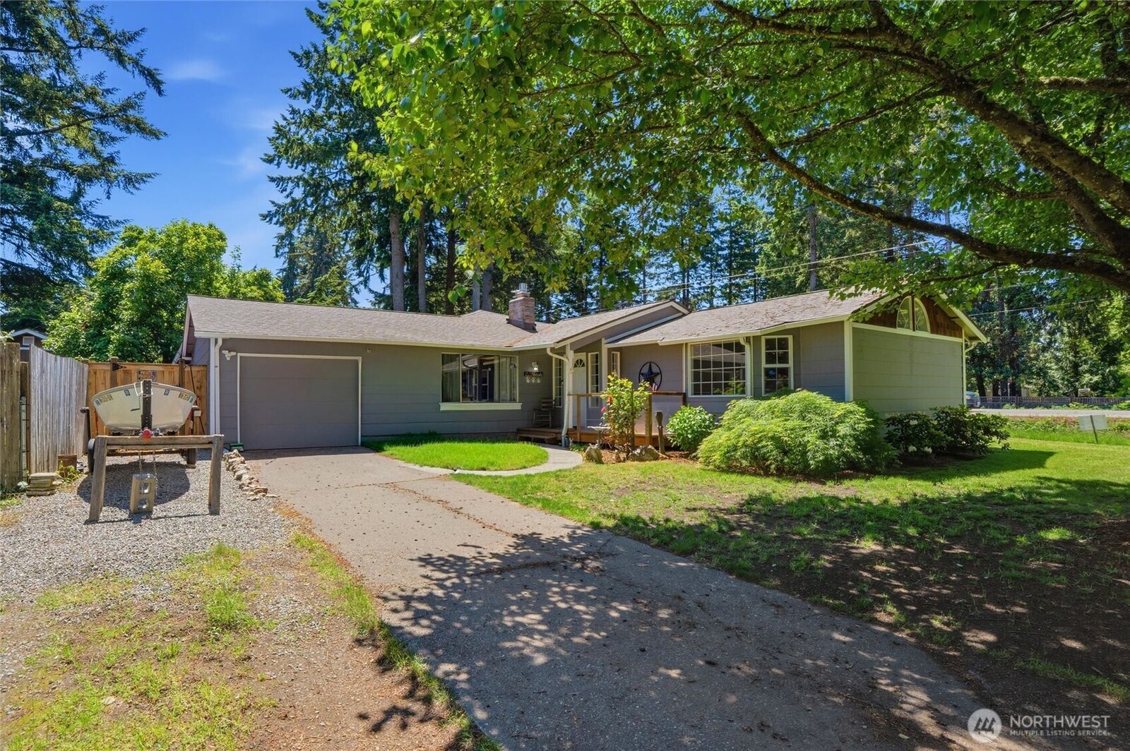 Property Photo:  3220 SE Azalea Avenue  WA 98366 