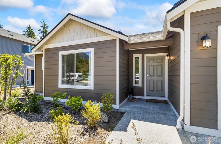 Property Photo:  1619  Birch Court  WA 98251 