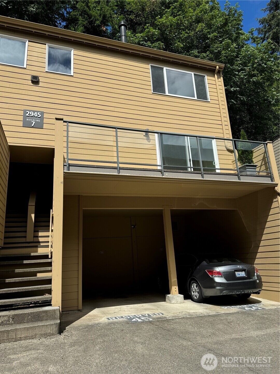 Property Photo: 2945 76th Avenue SE 7A WA 98040