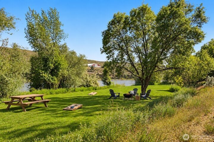 Property Photo: 873 1st Avenue S WA 98840