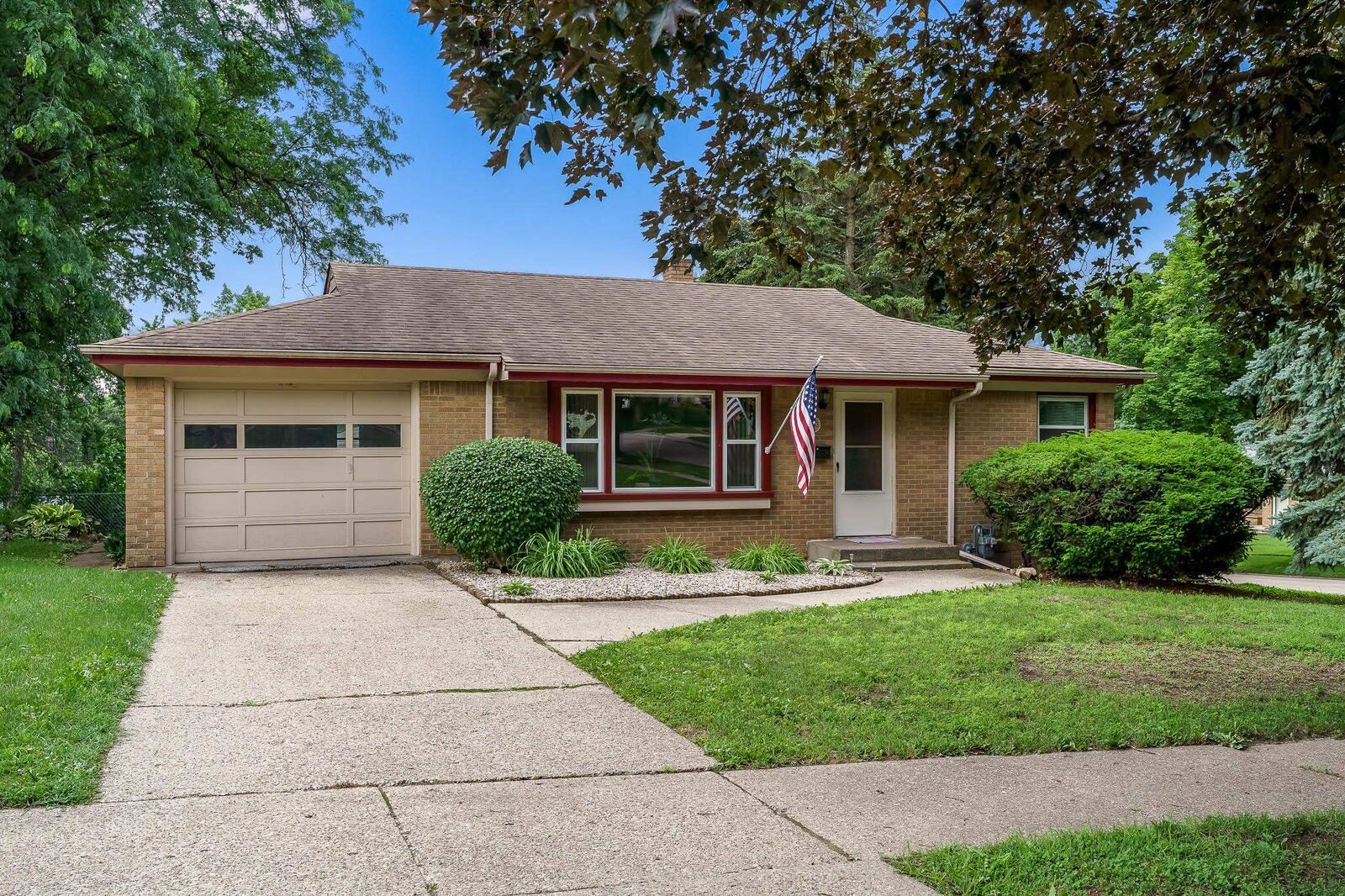 Property Photo:  2703 19th Avenue  IL 61108 