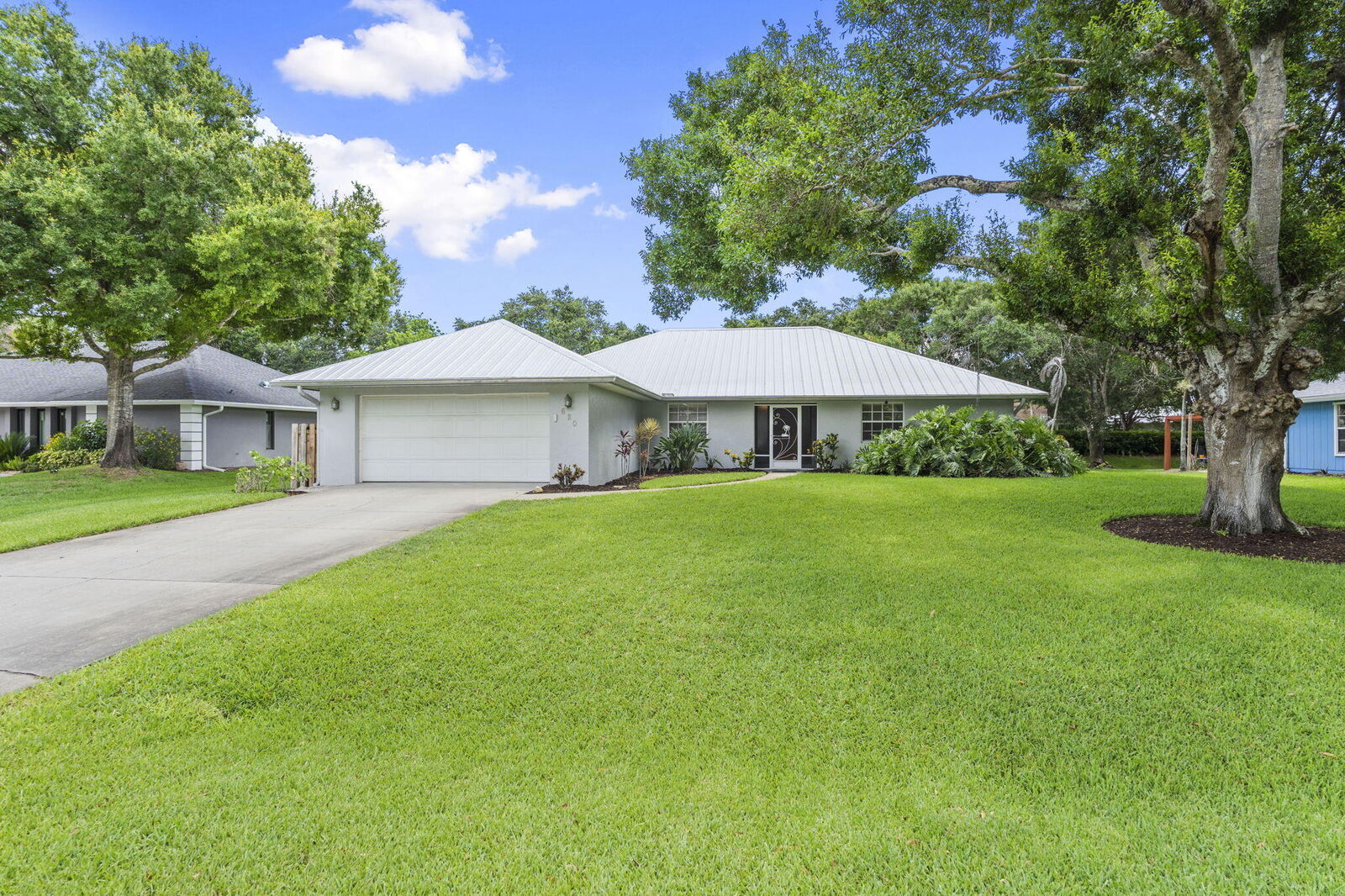Property Photo:  620 39th Court SW  FL 32968 