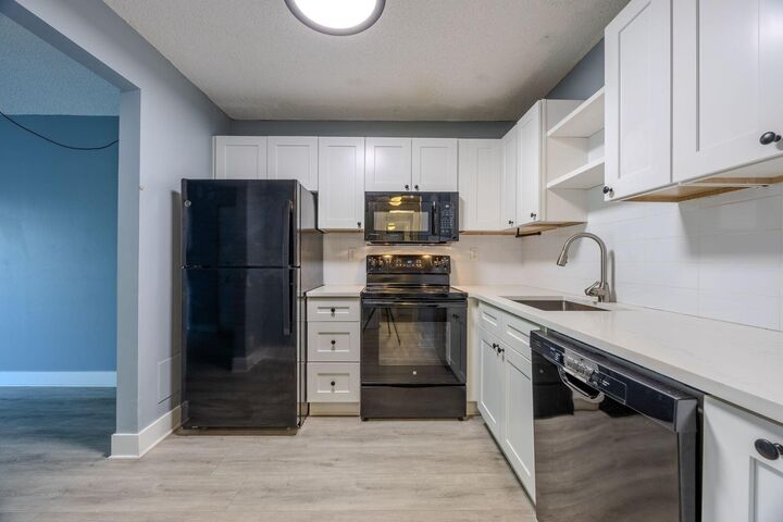 Property Photo: 9440 SW 8th Street 417 FL 33428